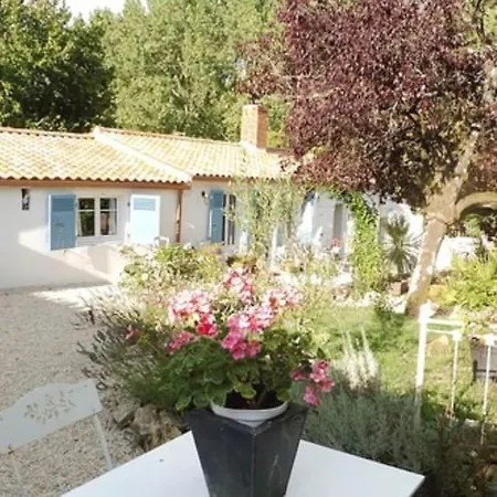 Le Clos Du Marais * Curzon